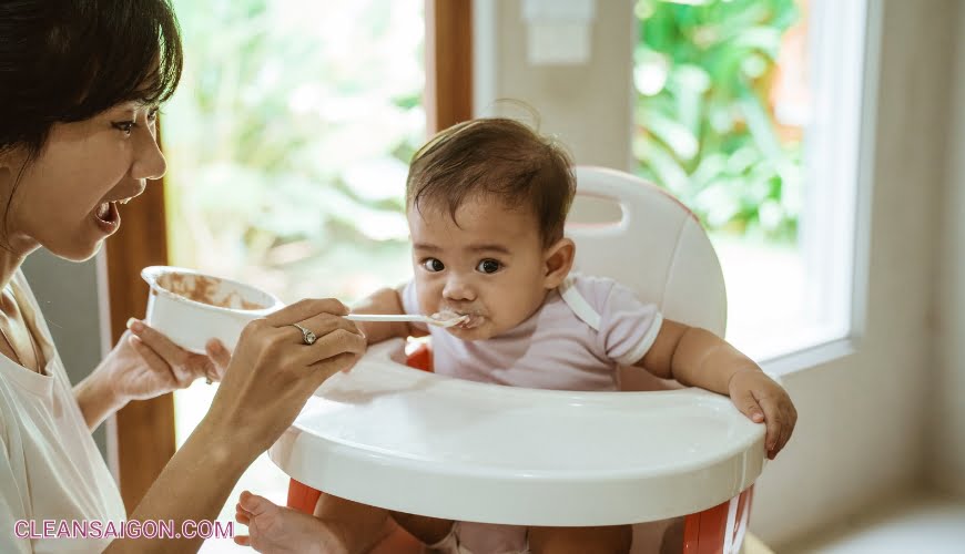dịch vụ giúp việc trông em bé
